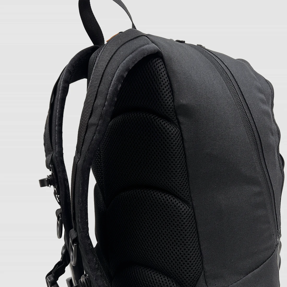 Black Wolf - Arrow II 20L Backpack - Jet Black - Image 4